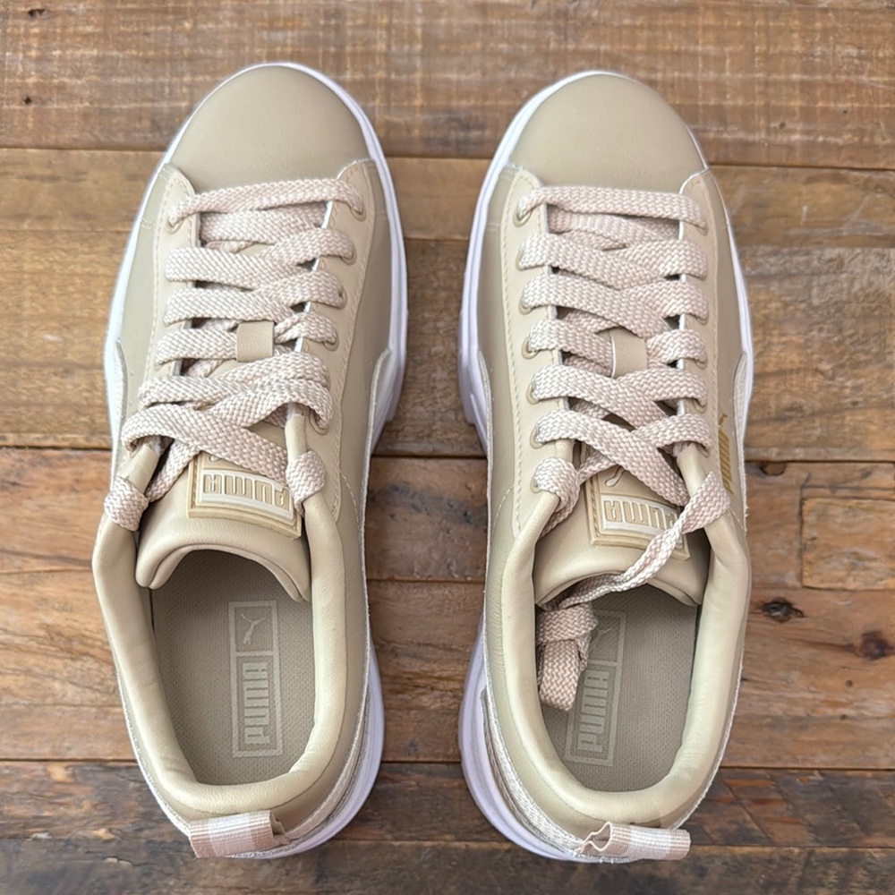 Brand new women’s size 7 Puma Mayze Leather
